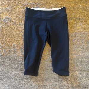 Ivvia Black Cropped Leggings